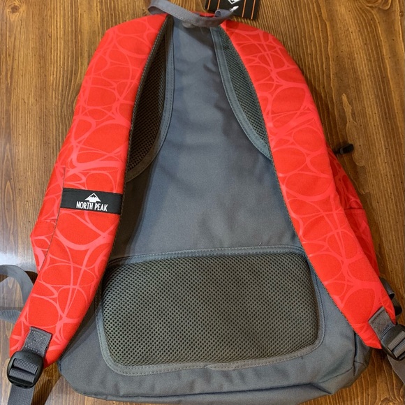 New North Peak Prodigy Series Backpack, Red & Gray - Picture 3 of 6